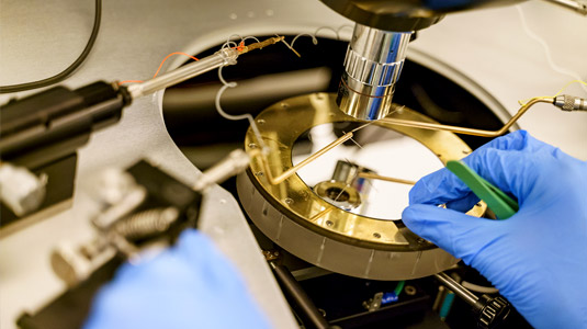 A look inside the MiNDS cleanroom.